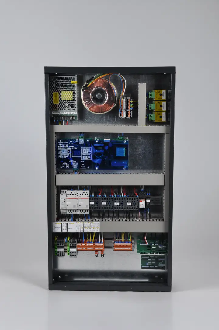 Altitude 1000 10x800 In-Well Panel