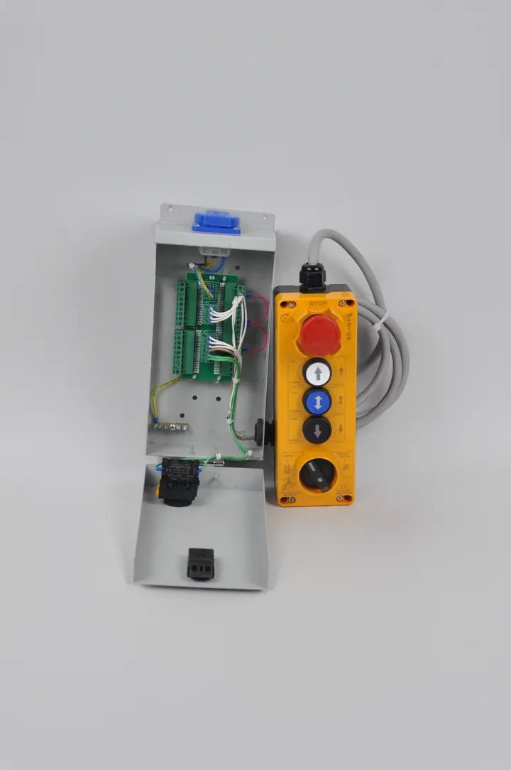 Altitude 1000 EN81-20 Pit-Level Handheld Control