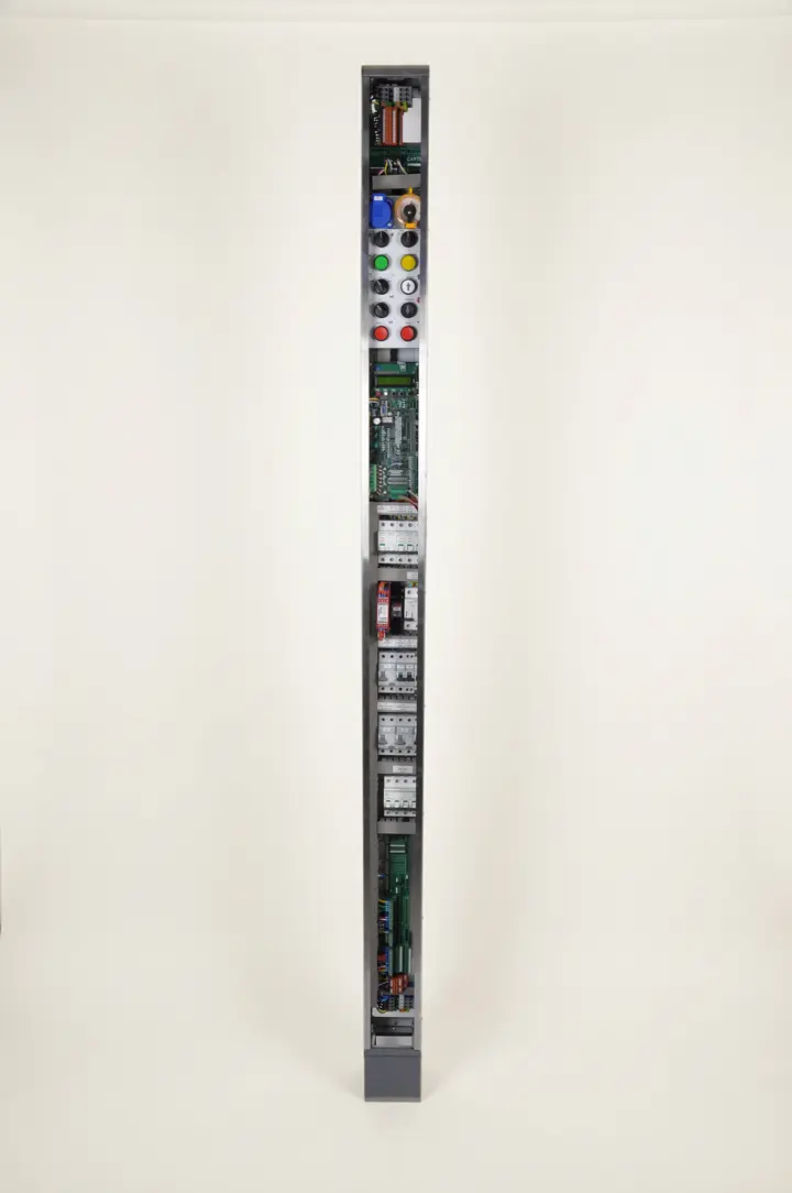 Altutide 1000 Slim 120x1950 Door Side